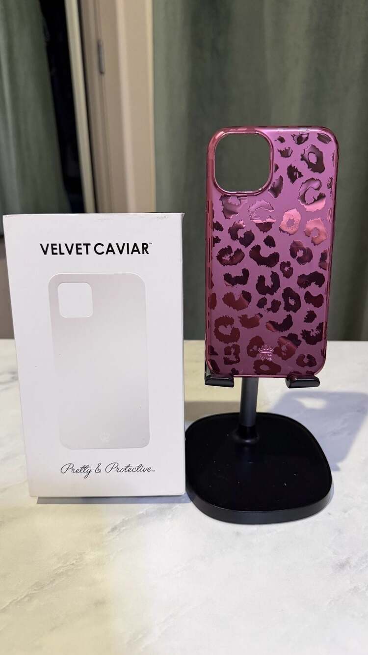 Velvet Caviar Pink Leopard MagSafe iPhone 13 Case